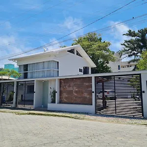https://residencial-em-bombinhas-88215-000.santa-catarina-brasil.com